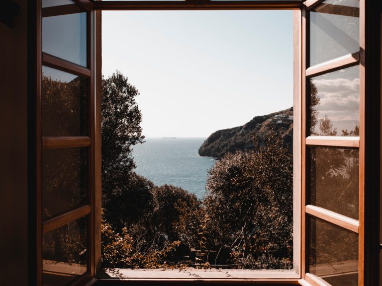 Discover the Strength and Style of the Milgard Ultra Fiberglass Series